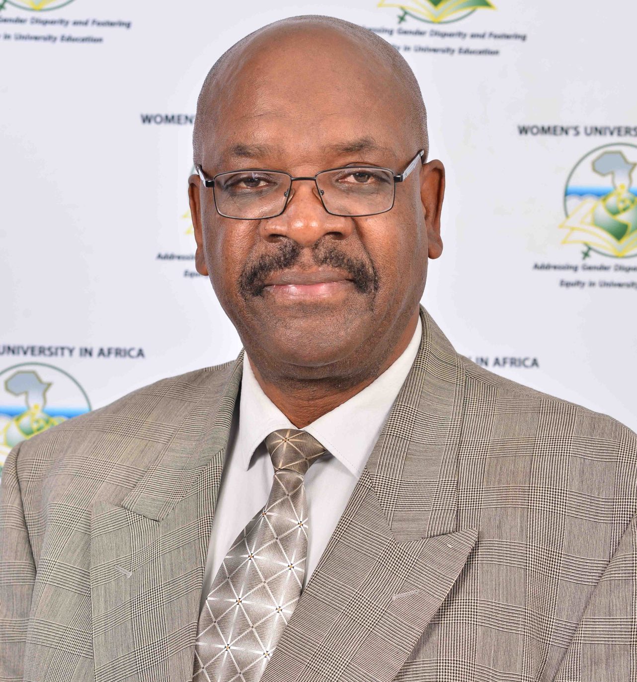 Dr Solomon Mombeshora